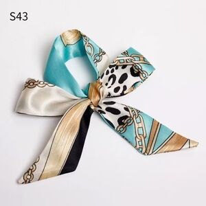 Silk-Feel Chain Print Hair Bow in Turquoise and Cream